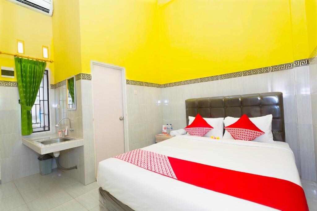 Матарам: OYO 1427 Azzahra Guest House Syariah