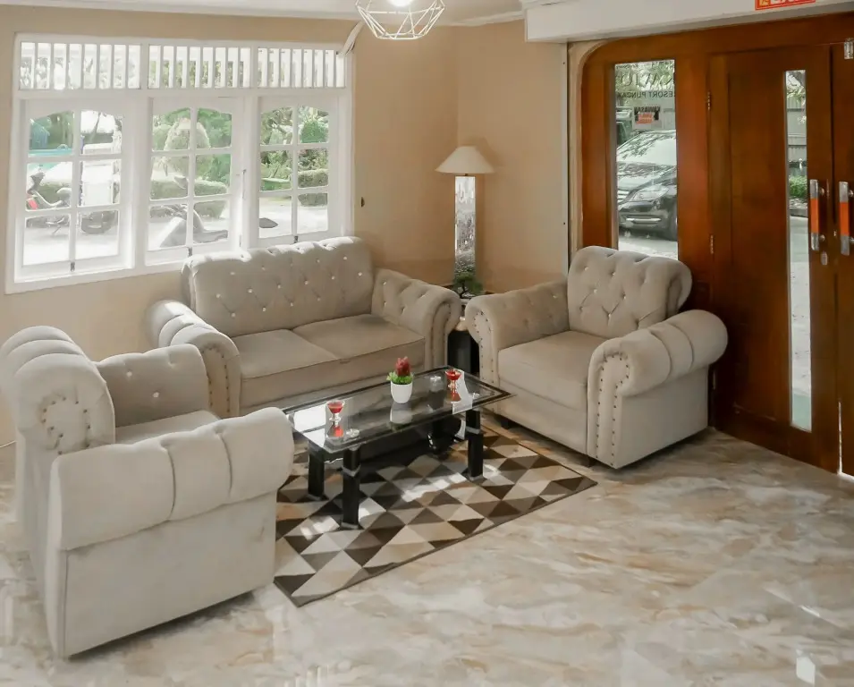 Сизаруа: Residences by RedDoorz near Taman Safari