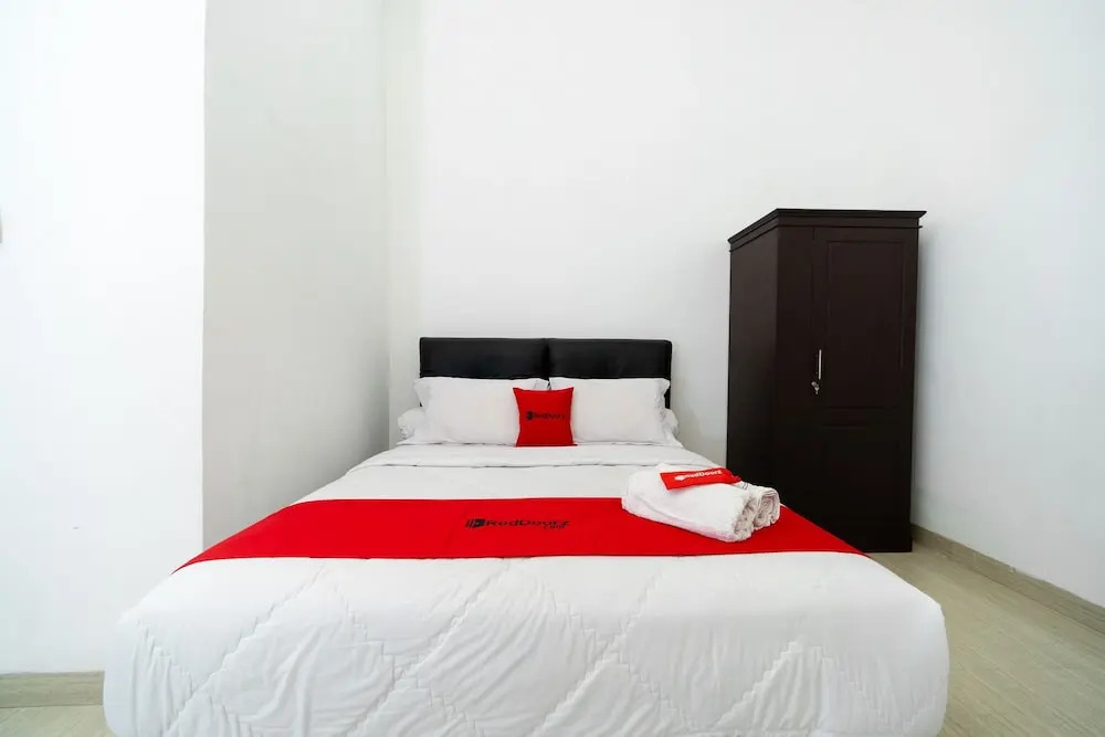 Макассар: RedDoorz near Makassar Town Square 2