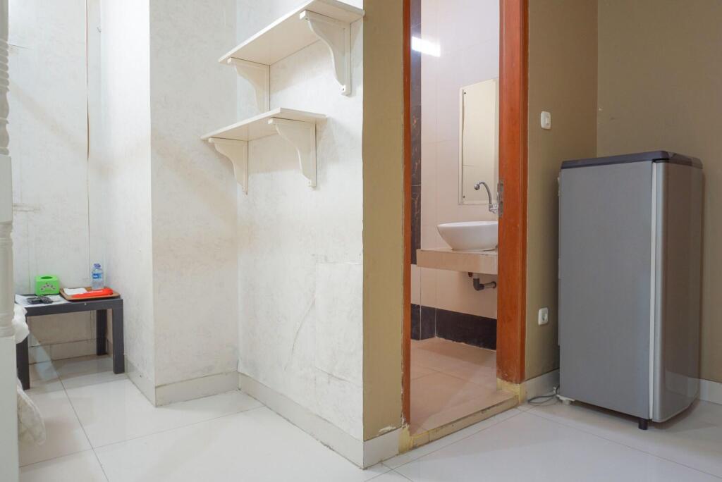 Джакарта: Residences by RedDoorz near Kemang Square