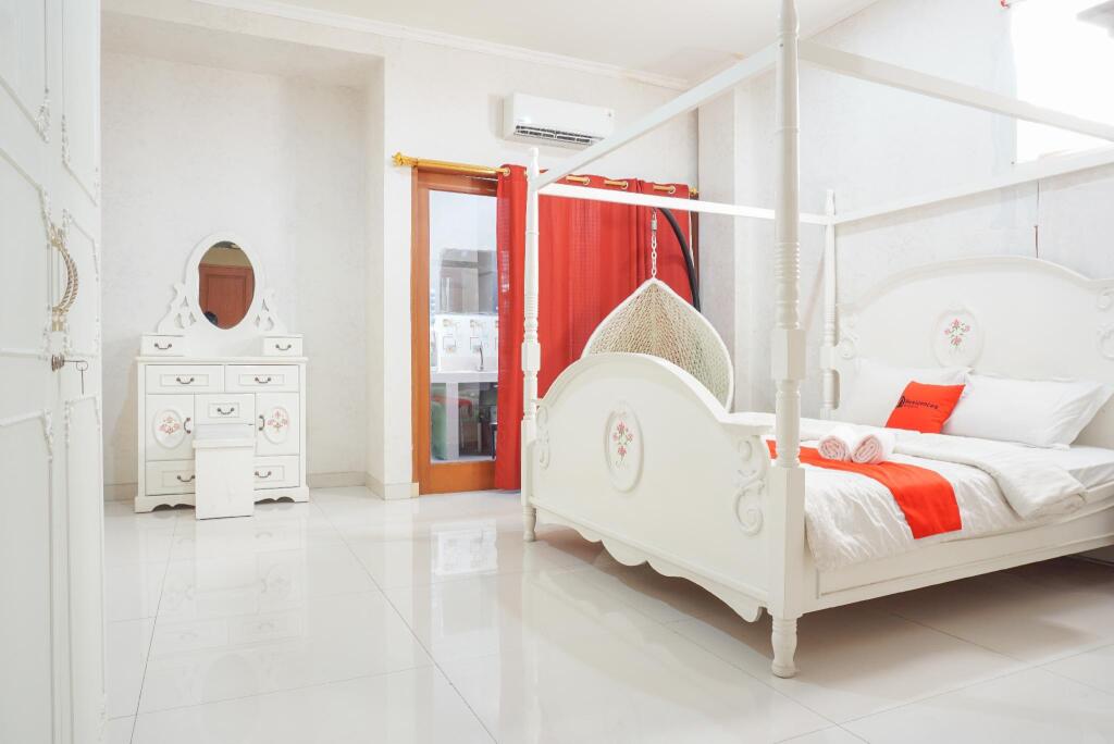Джакарта: Residences by RedDoorz near Kemang Square