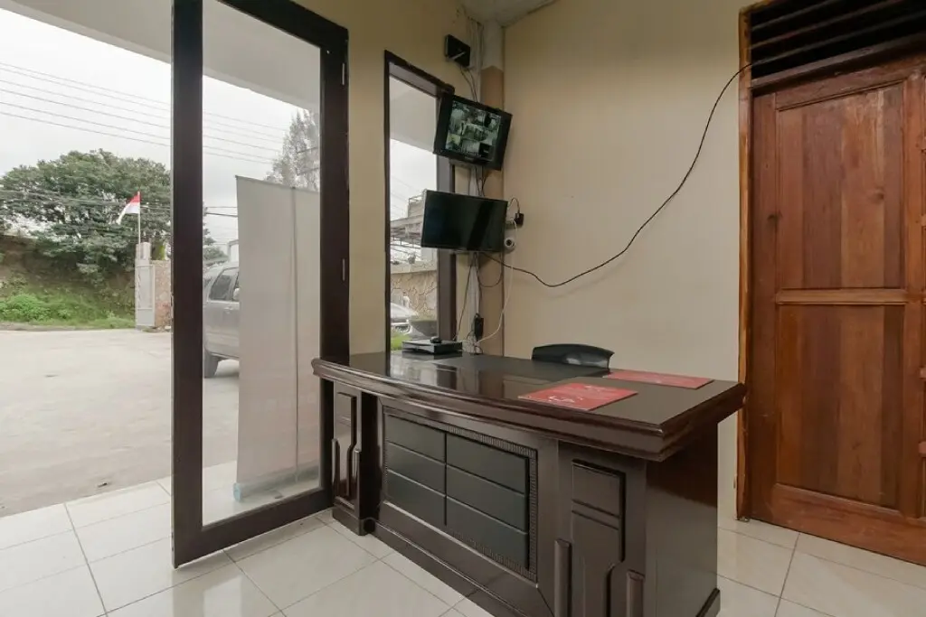 Берастаги: RedDoorz near Tahura Berastagi