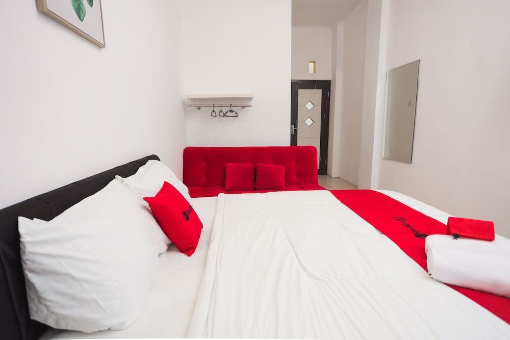 Маланг: RedDoorz near Plaza Araya 2