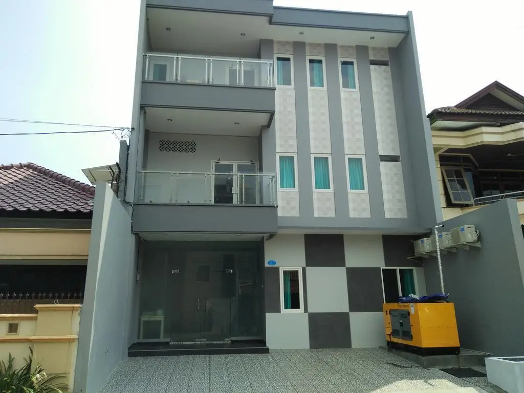 Семаранг: RedDoorz near Gajah Mada Street Semarang