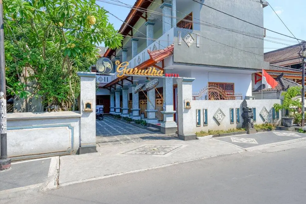 Матарам: RedDoorz near Mayura Park Lombok
