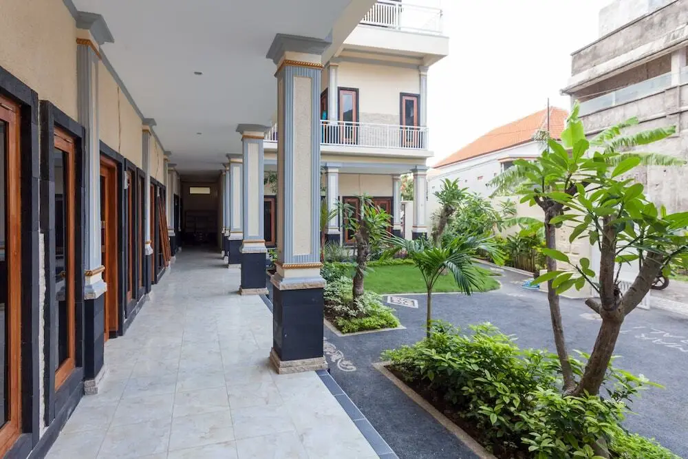 Беноа: RedDoorz near Exit Toll Bali Mandara