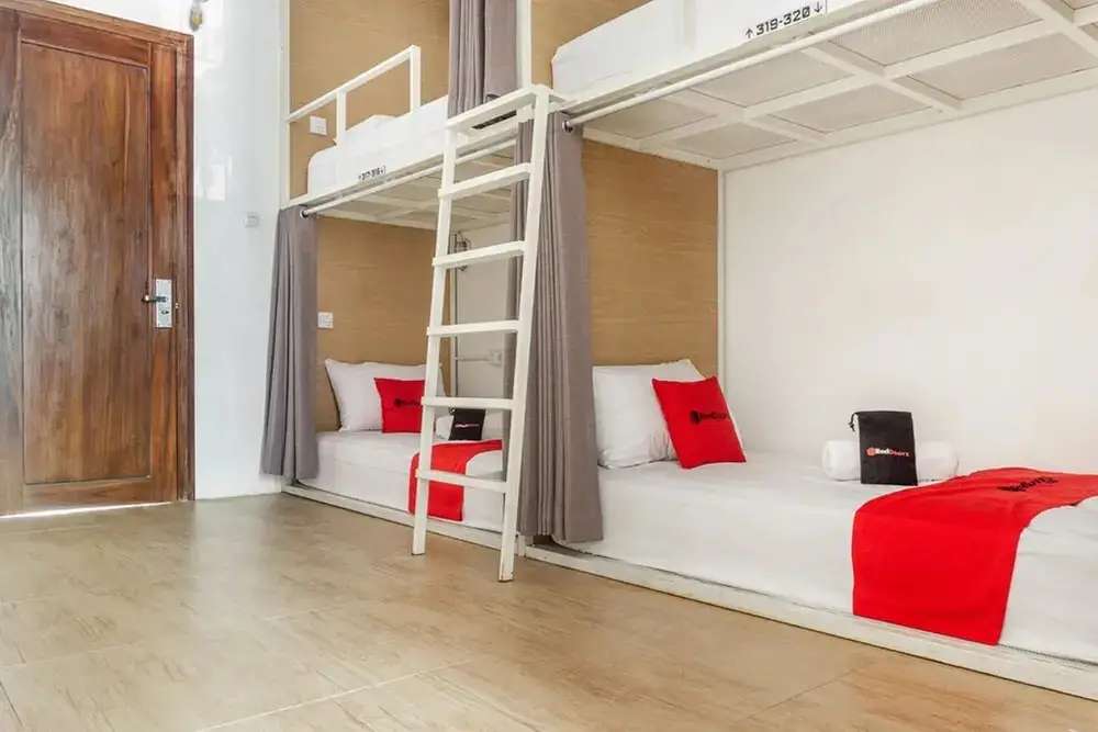 Маланг: RedDoorz Hostel near Malang Train Station 2