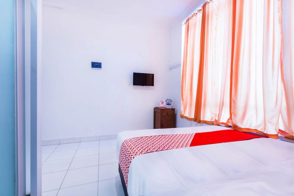 Южный Тангеранг: OYO 925 Grand Wijaya Bintaro