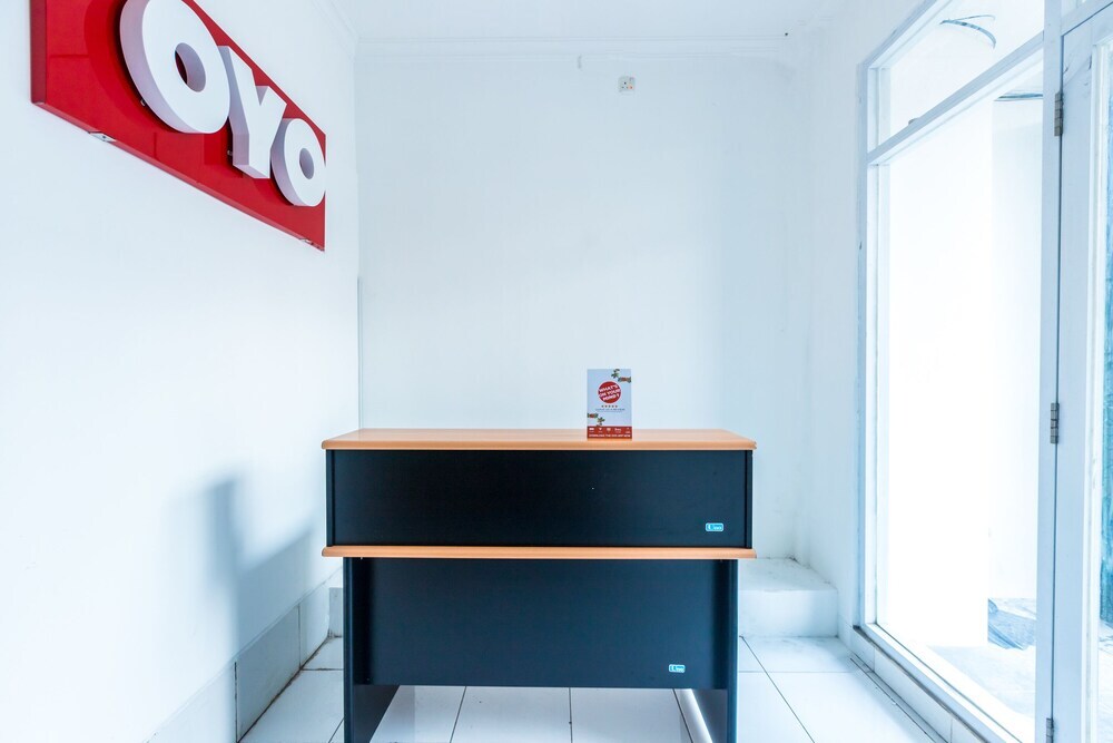 Южный Тангеранг: OYO 925 Grand Wijaya Bintaro