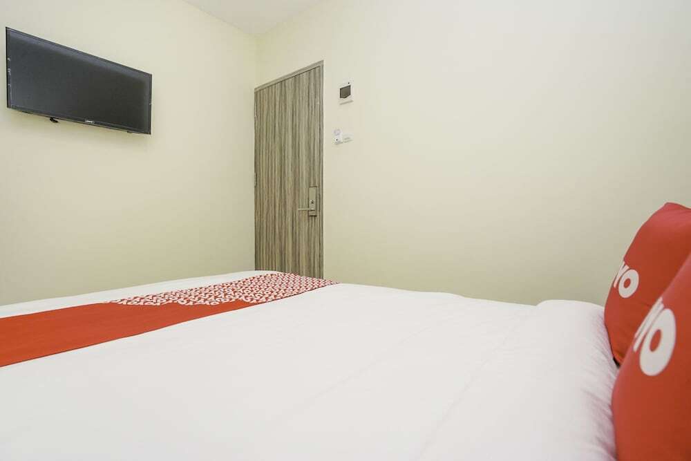 Сурабая: OYO 1091 Ace Business Hotel Galaxy Syariah