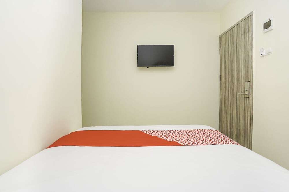 Сурабая: OYO 1091 Ace Business Hotel Galaxy Syariah