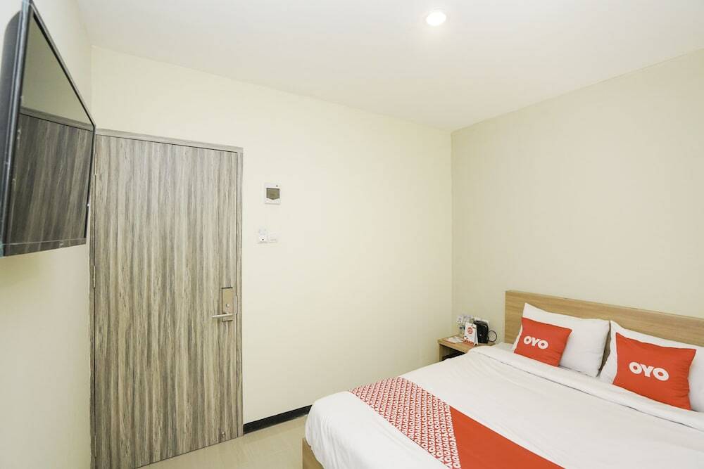 Сурабая: OYO 1091 Ace Business Hotel Galaxy Syariah