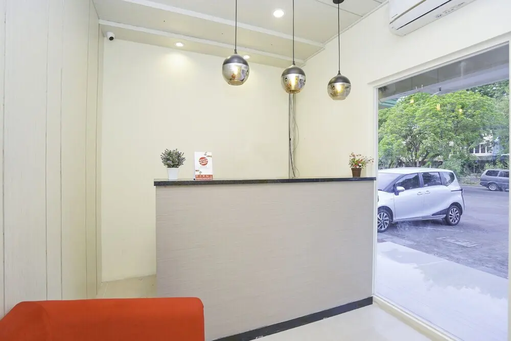 Сурабая: OYO 1091 Ace Business Hotel Galaxy Syariah