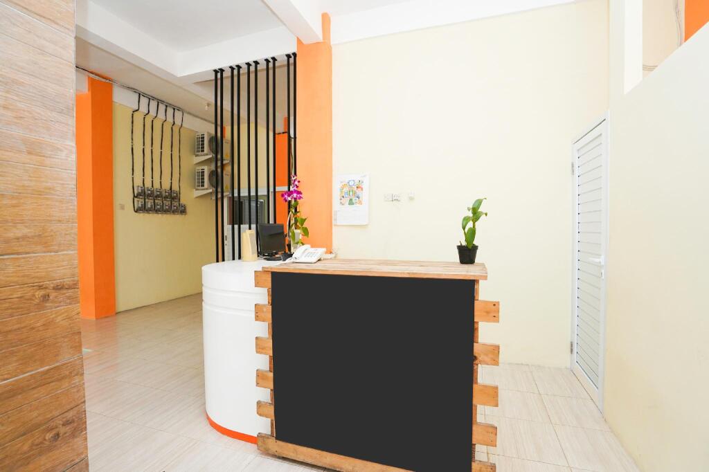 Сурабая: OYO 1367 Banuwa Residence Syariah