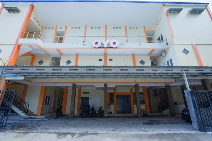 Сурабая: OYO 1367 Banuwa Residence Syariah