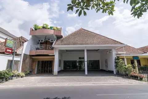 OYO 1412 Hotel Prayogo III Near RS Pratama Yogyakarta — фото 1
