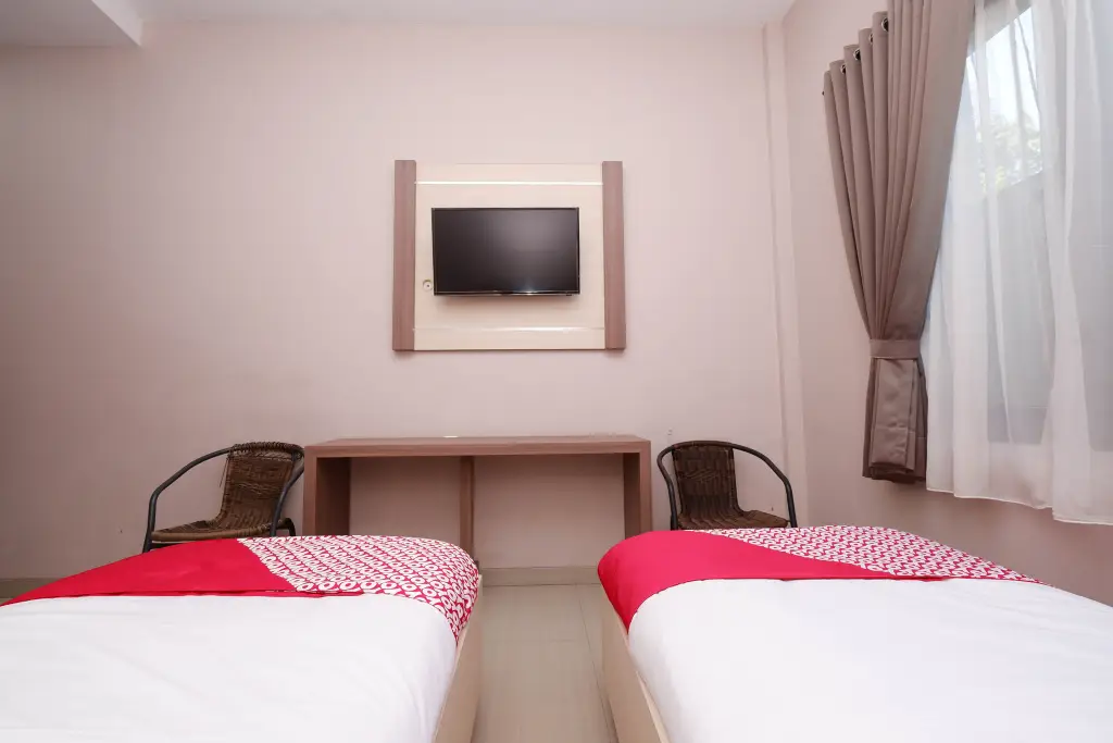 Суракарта: OYO 1532 Mawar Indah Hotel