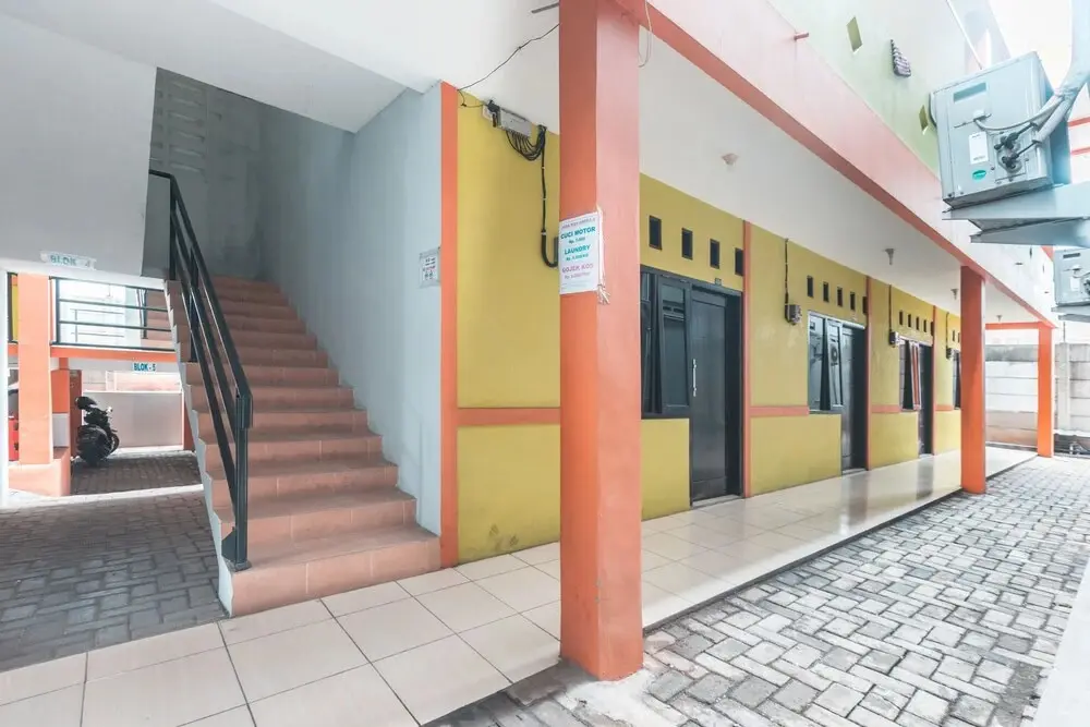 Бекаси: OYO Living 1756 Amira Guest House