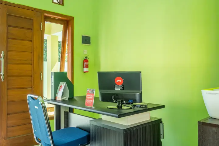Чиребон: OYO 1399 Cemara Residence Syariah