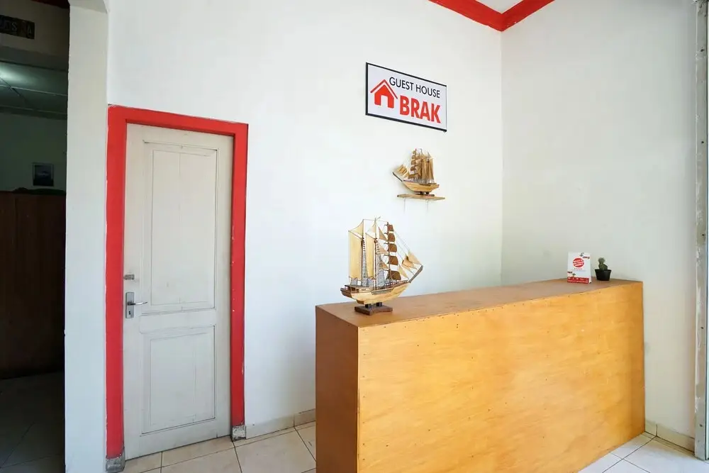 Проболинго: Oyo 1482 Brak Guest House