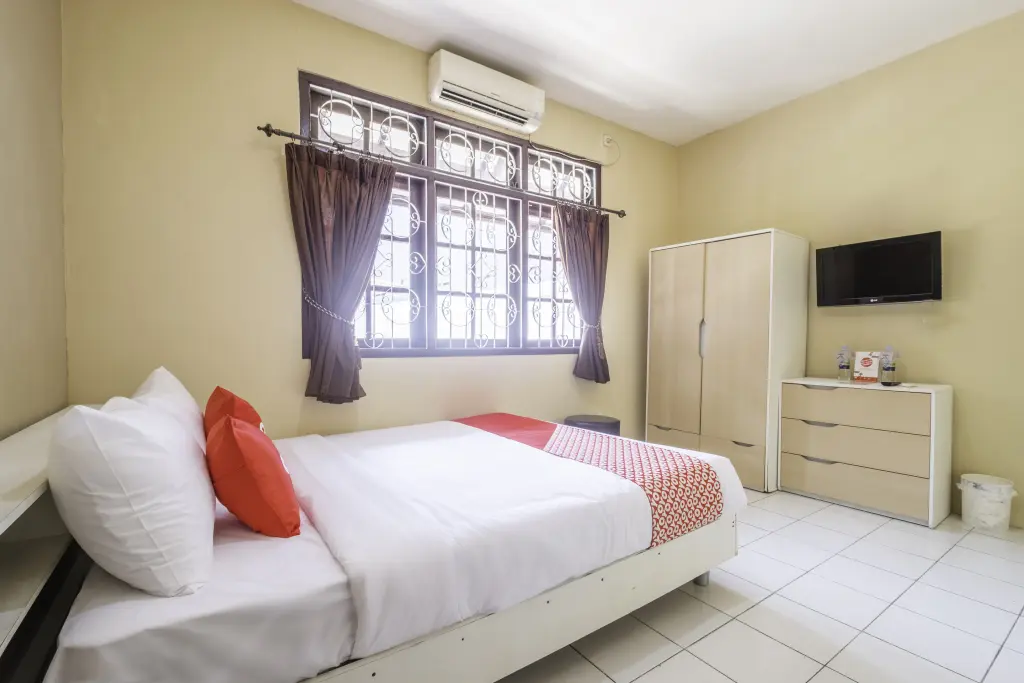 Чиребон: Super OYO 1568 Stasiun Ka Cirebon Guest House