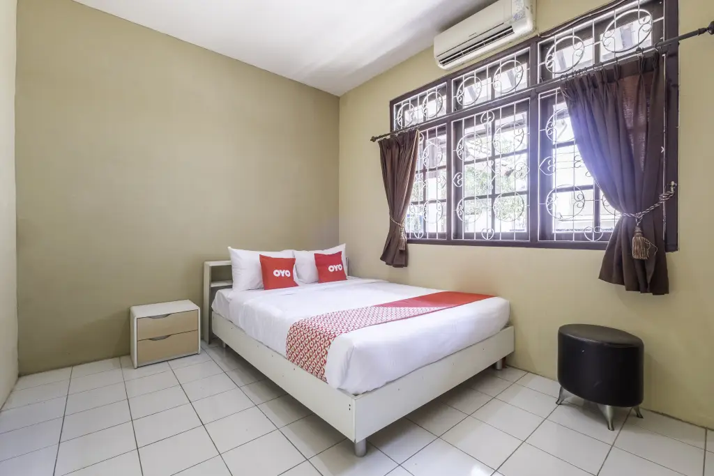 Чиребон: Super OYO 1568 Stasiun Ka Cirebon Guest House