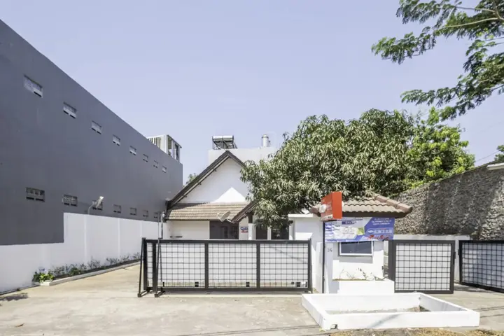Чиребон: Super OYO 1568 Stasiun Ka Cirebon Guest House