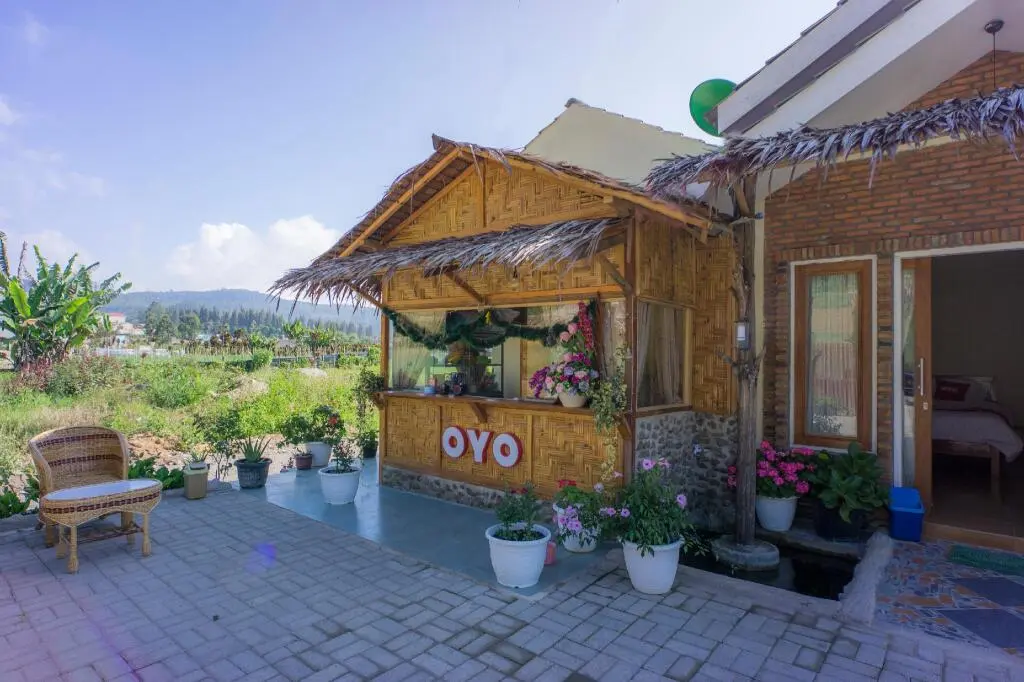 Берастаги: Super OYO 1696 Sapo Rumbia