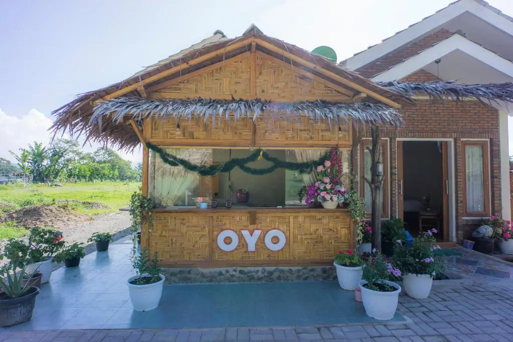 Берастаги: Super OYO 1696 Sapo Rumbia