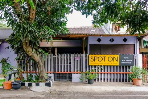 SPOT ON 1716 Lada Family Residence Syariah — фото 1
