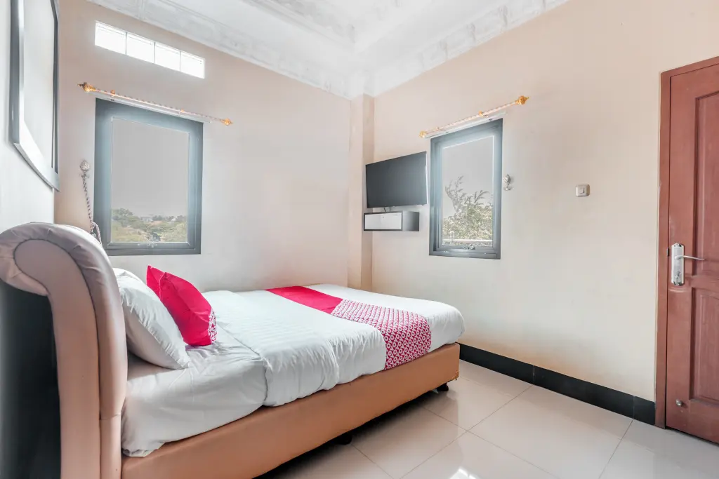 Чибинонг: SUPER OYO 1640 Fallinda Hotel