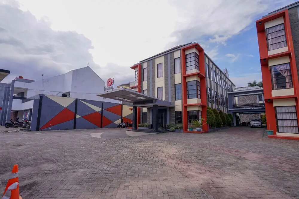 Пангкалпинанг: Capital O 2102 Grand Mutiara Hotel