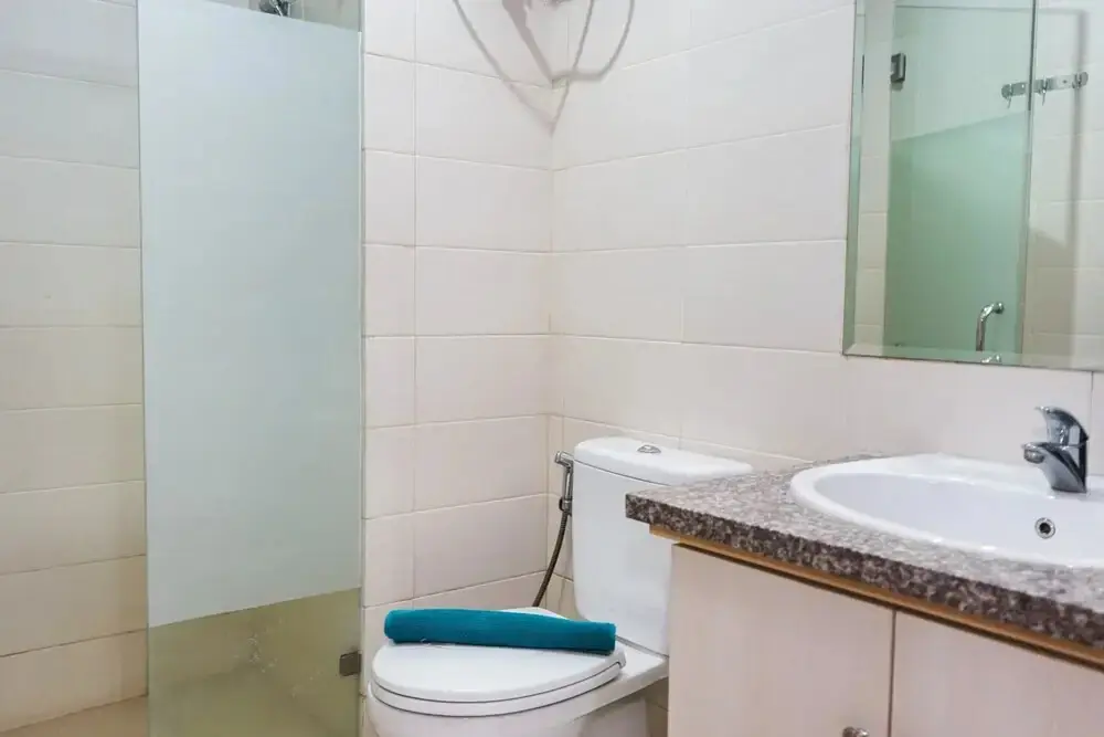 Джакарта: City View 1BR Apartment at Woodland Park Residence