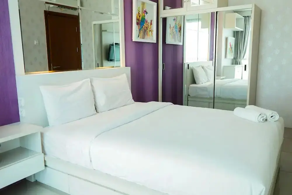 Джакарта: City View 1BR Apartment at Woodland Park Residence