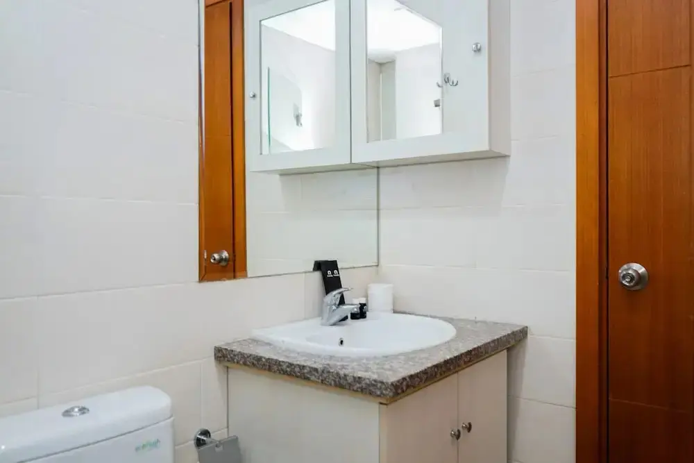 Джакарта: City View 1BR Apartment at Woodland Park Residence