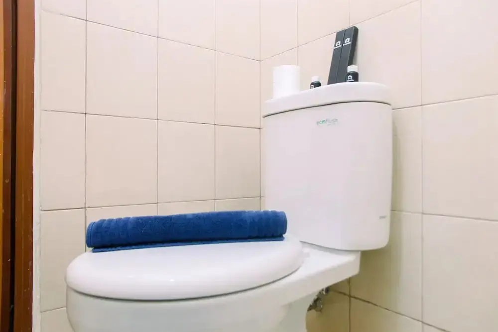 Джакарта: Homey and Comfy Studio @ Tifolia Apartment