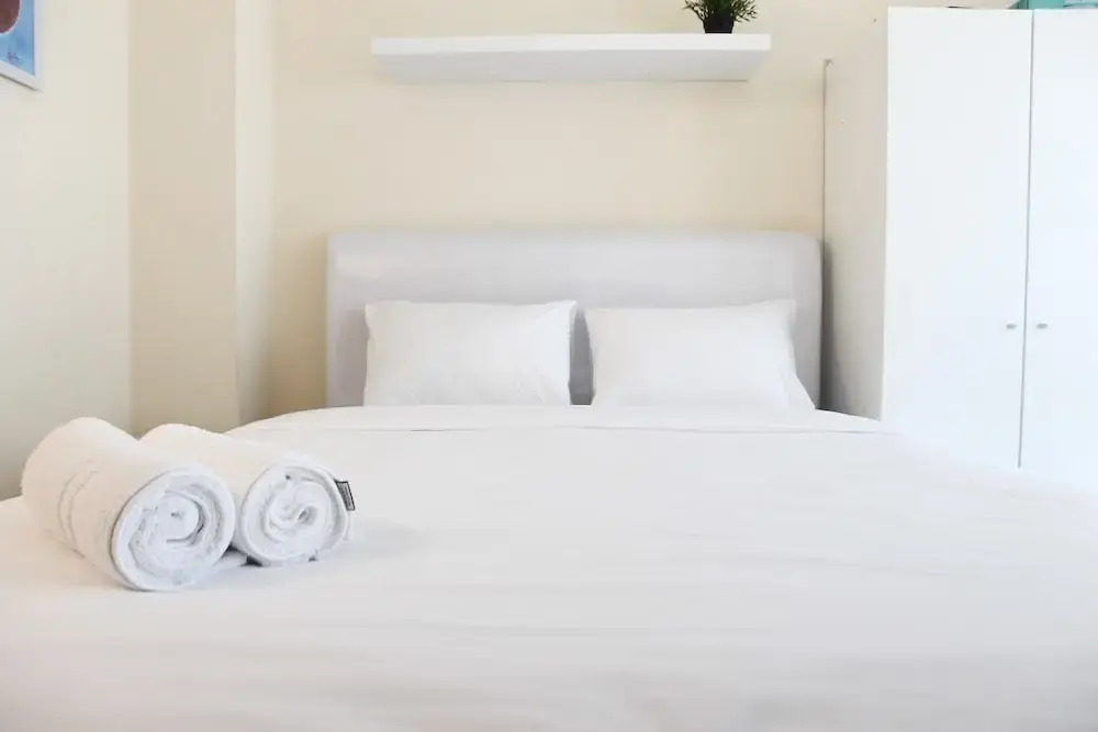 Джакарта: Homey and Comfy Studio @ Tifolia Apartment