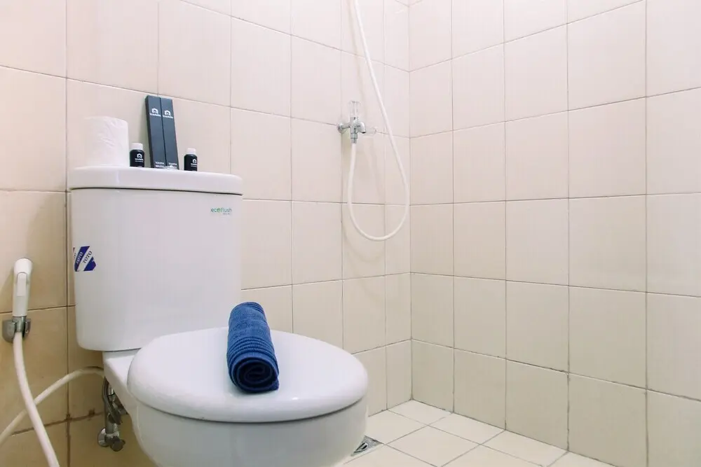 Джакарта: Homey and Comfy Studio @ Tifolia Apartment