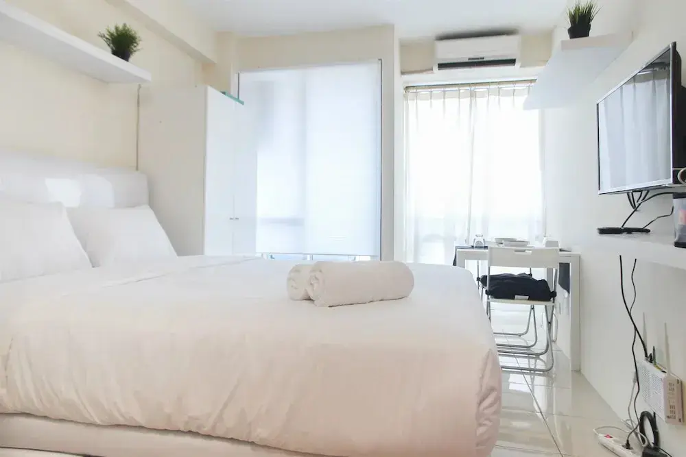 Джакарта: Homey and Comfy Studio @ Tifolia Apartment