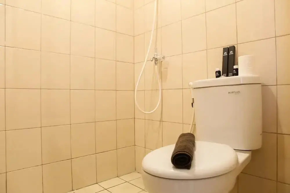 Джакарта: Cozy Studio @ Tifolia Apartment Near Kelapa Gading