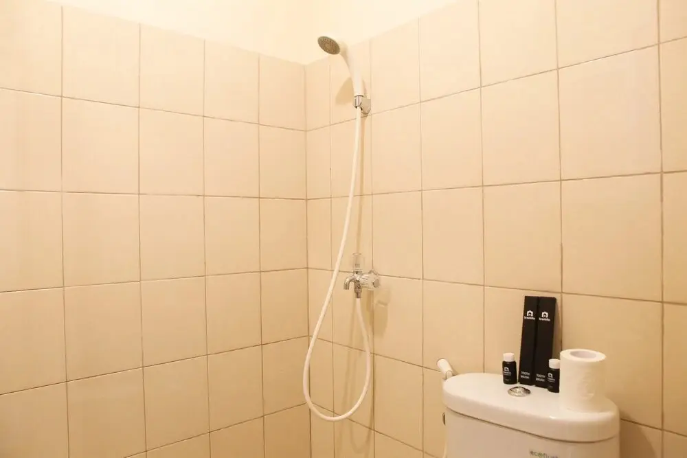 Джакарта: Cozy Studio @ Tifolia Apartment Near Kelapa Gading