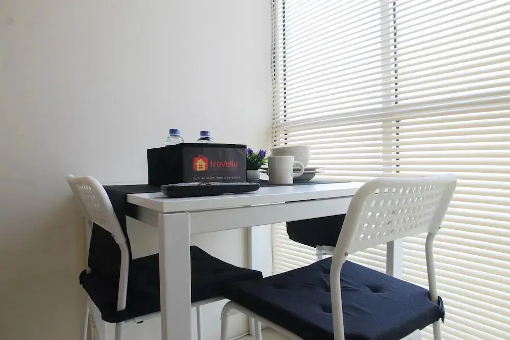 Джакарта: Cozy Studio @ Tifolia Apartment Near Kelapa Gading