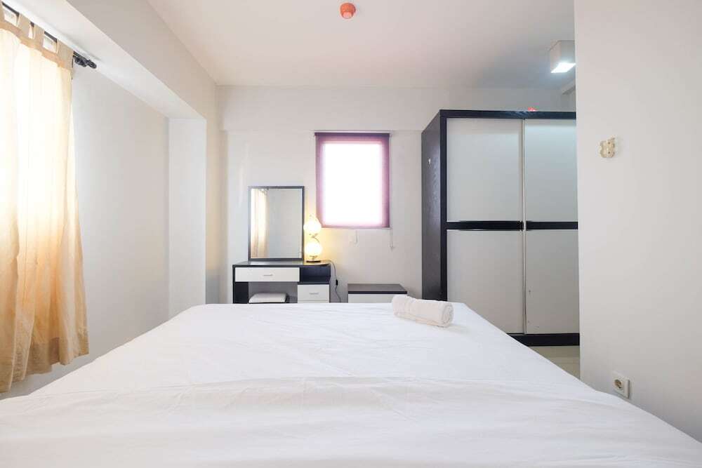 Джакарта: Contemporary 2BR at The Wave Apartment