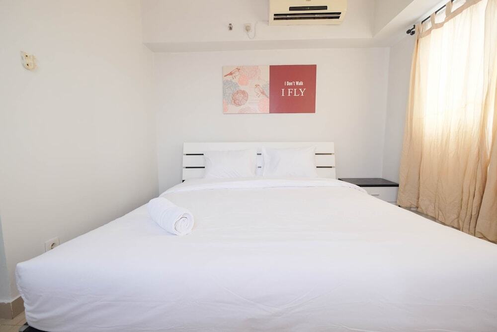 Джакарта: Contemporary 2BR at The Wave Apartment