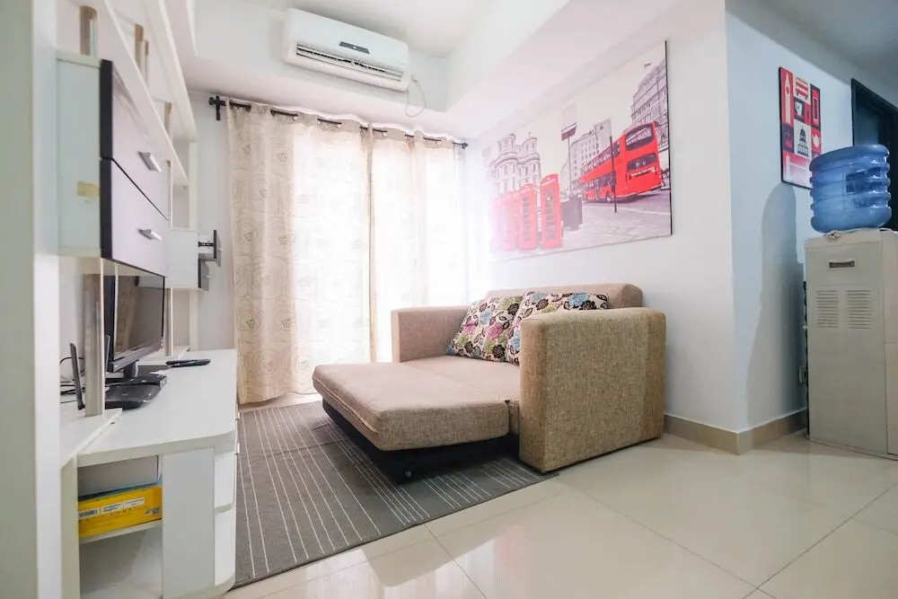Джакарта: Contemporary 2BR at The Wave Apartment