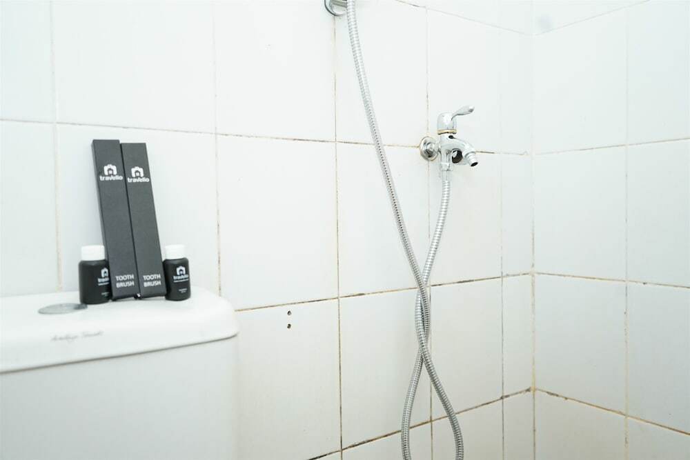 Джакарта: Contemporary 2br Apartment at Kalibata City Residence