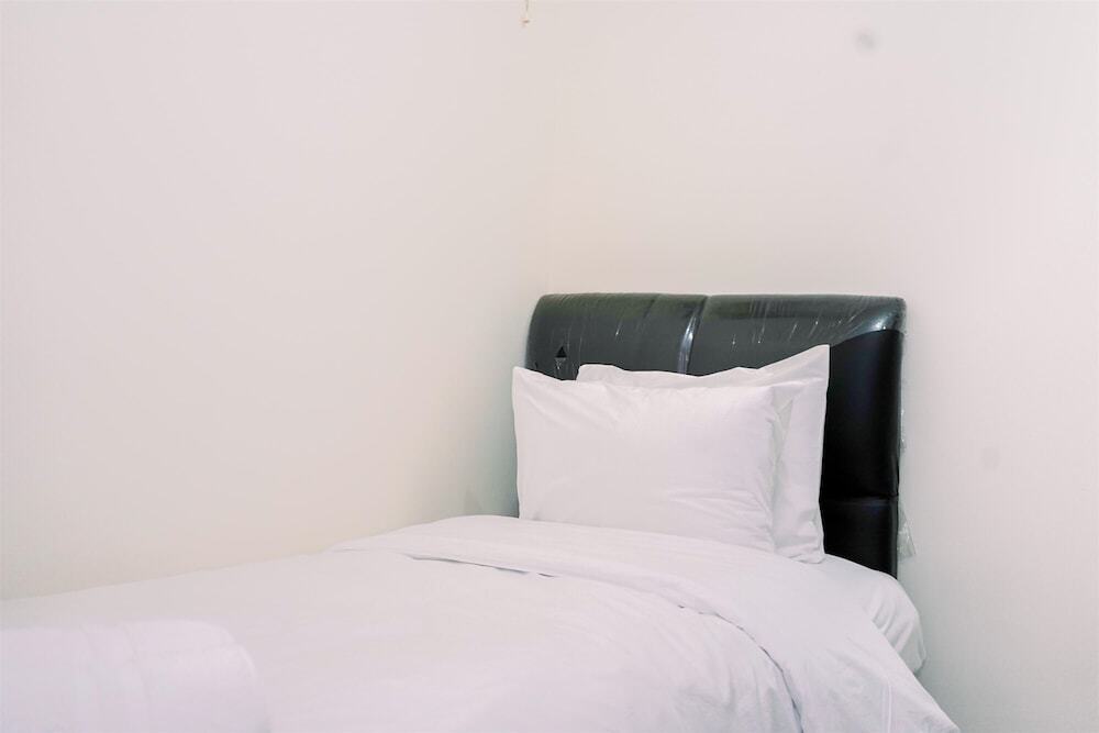 Джакарта: Contemporary 2br Apartment at Kalibata City Residence