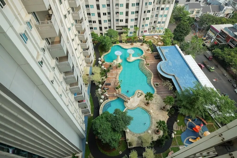 Джакарта: Comfortable 2BR Sky Terrace Apartment