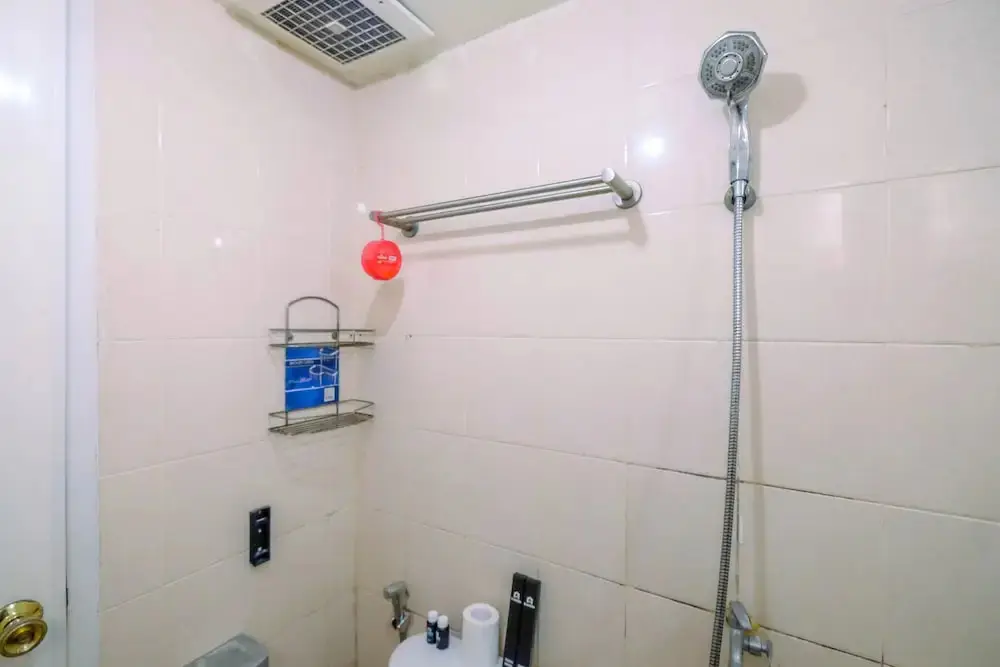 Джакарта: Contemporary 2br Apartment at Green Palace Kalibata