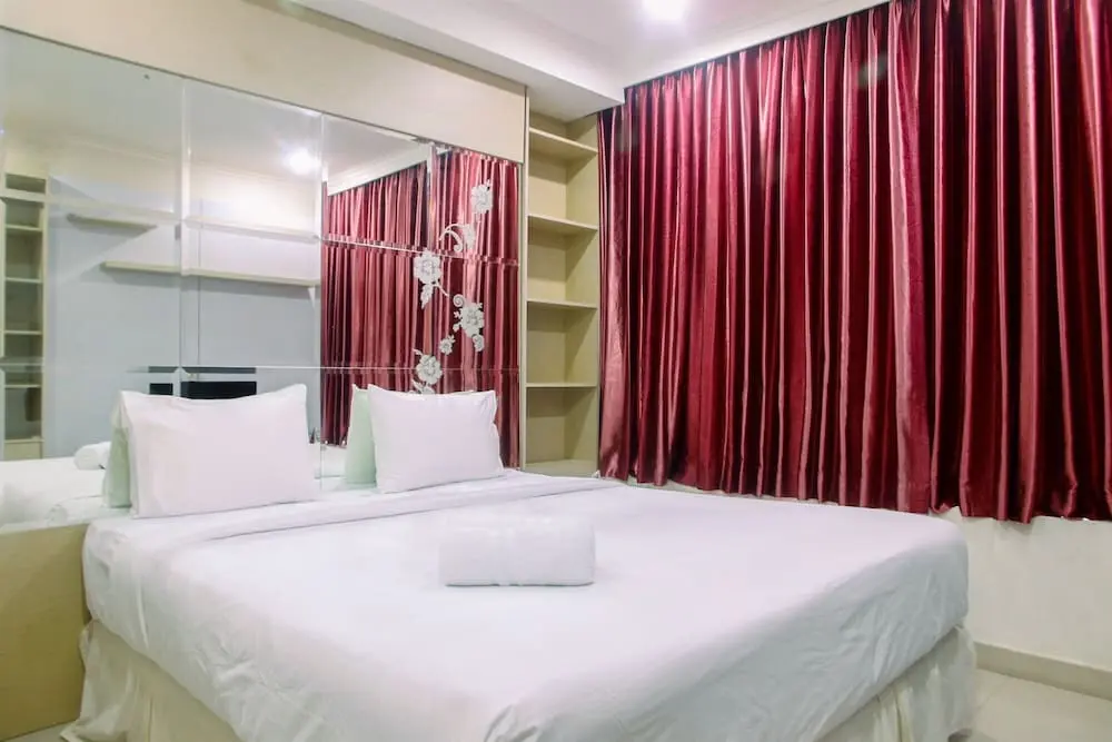 Джакарта: Spacious 2BR Hampton's Park Apartment with Study Room
